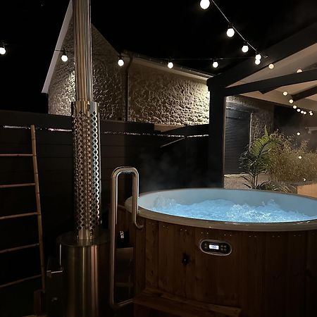 Le Lodge Spa Saint-Laurent-d'Andenay Exterior photo