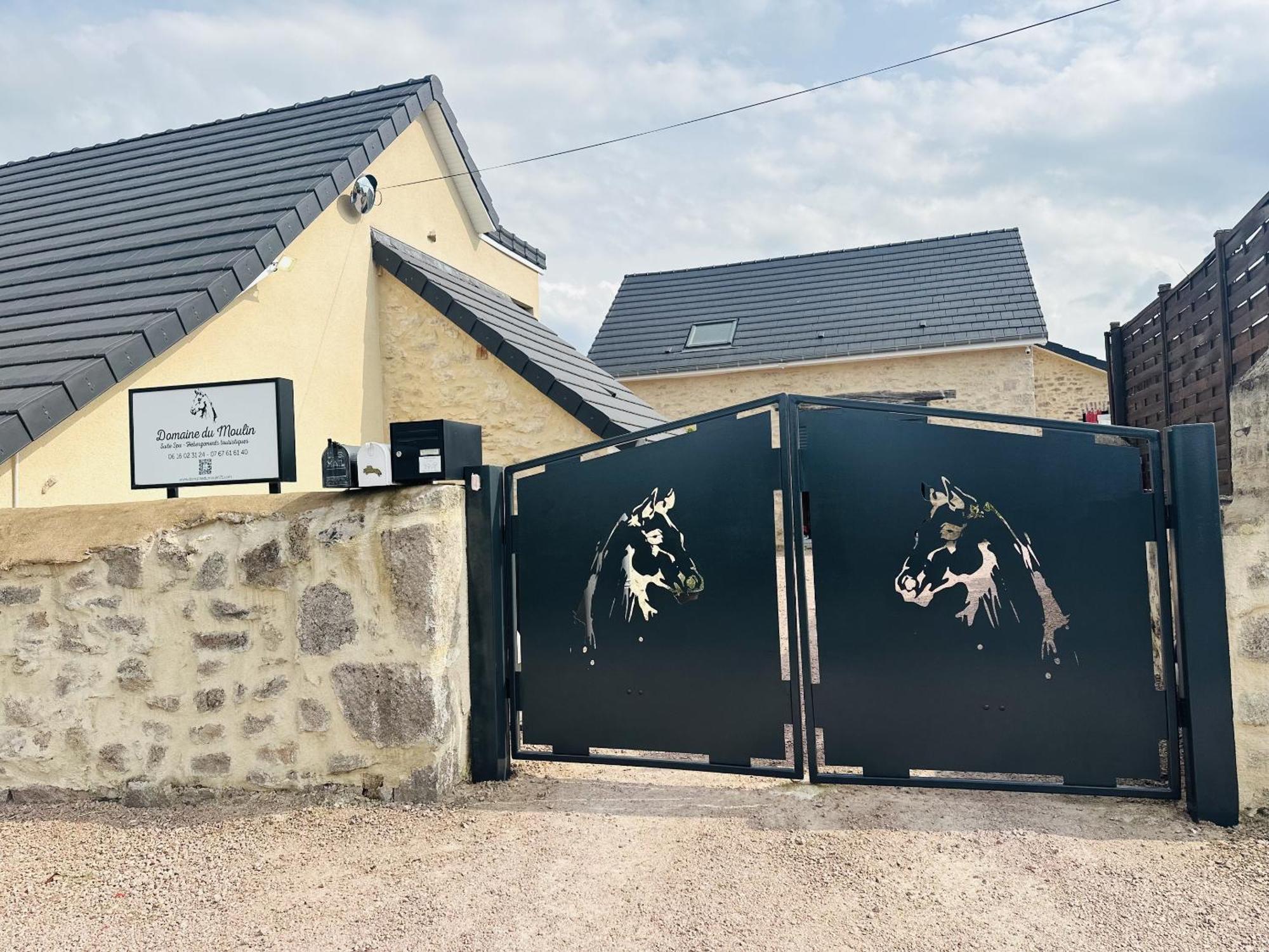 Le Lodge Spa Saint-Laurent-d'Andenay Exterior photo