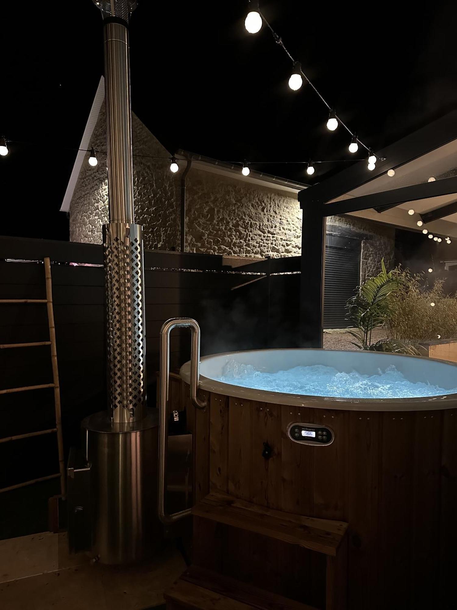 Le Lodge Spa Saint-Laurent-d'Andenay Exterior photo